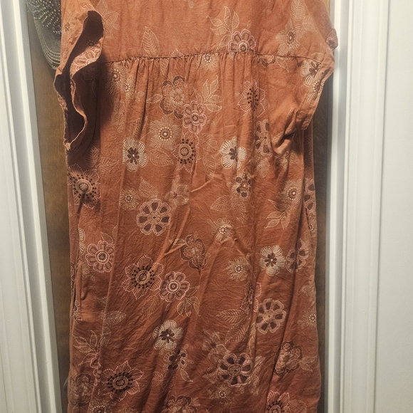 a.n.a Rust-Brown Floral Tunic Top - Picture 3 of 5